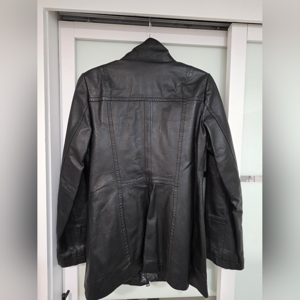 Danier Women's Black Leather Jacket - Picture 14 of 16